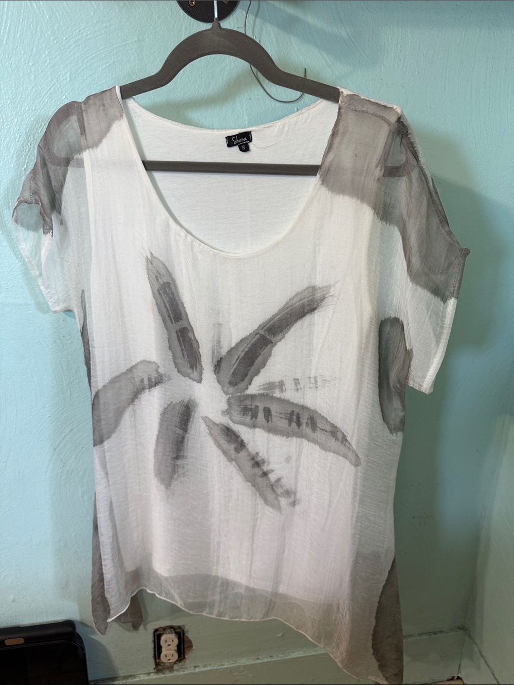 SHAN White Sheer Short-Sleeve Tunic with Gray Brushstroke Motif